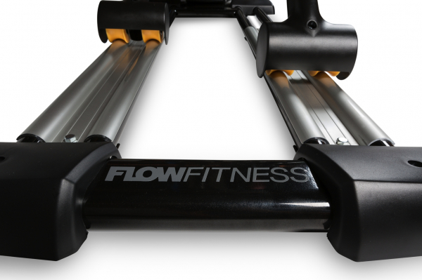 Eliptický trenažér FLOW Fitness X4i detail