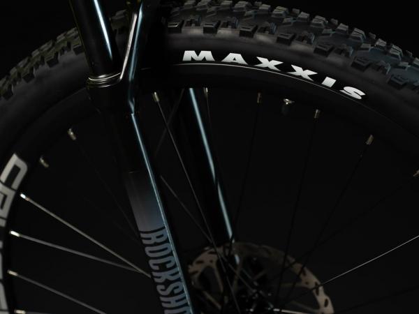 Elektrobicykel Crussis PAN-Largo 9.8 detail - pláště MAXXIS