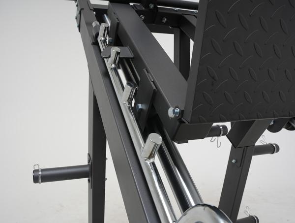 Posilňovací stroj na činky TRINFIT Leg press + Hack squat D7 Pro bezpečnostní zarážky