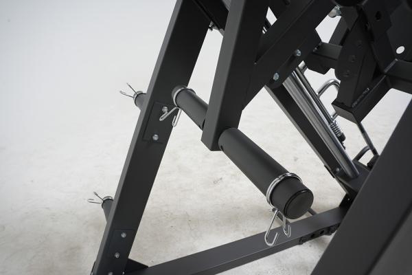 Posilňovací stroj na činky TRINFIT Leg press + Hack squat D7 Pro spodní nakládací trn