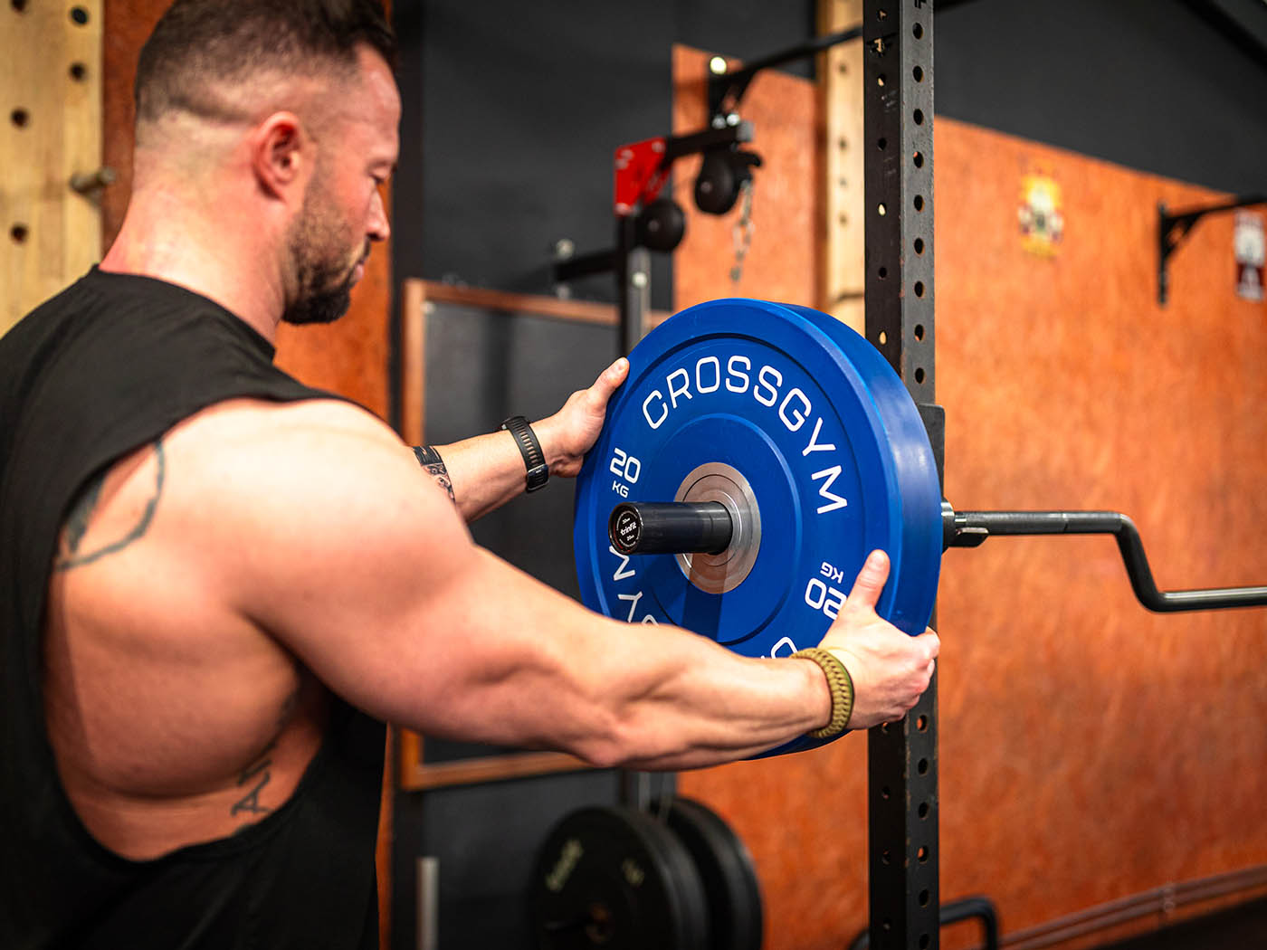 Olympijská osa TRINFIT 2200 mm Cambered bar BLACK naložení osy