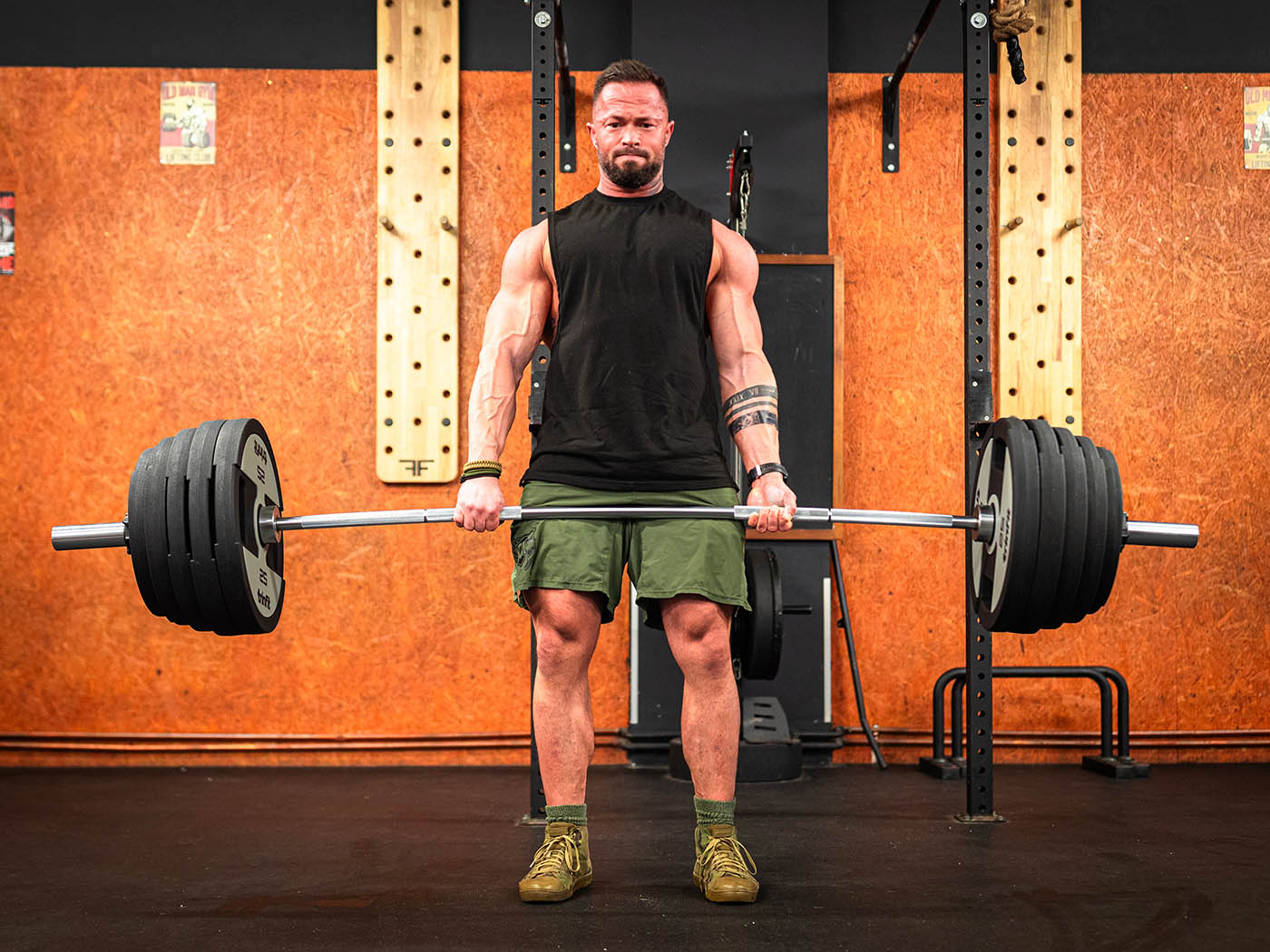 Olympijská osa TRINFIT 2300 mm DEADLIFT čelně 4